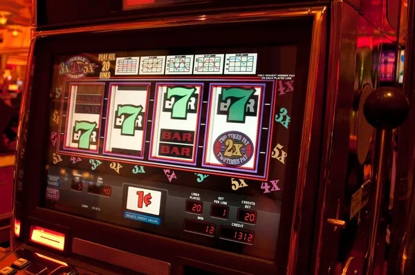 cuan 368 app interface showing live-dealer tables and sportsbook markets on mobile